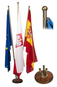 Stojak na flagi 3 ramienny drewniany
